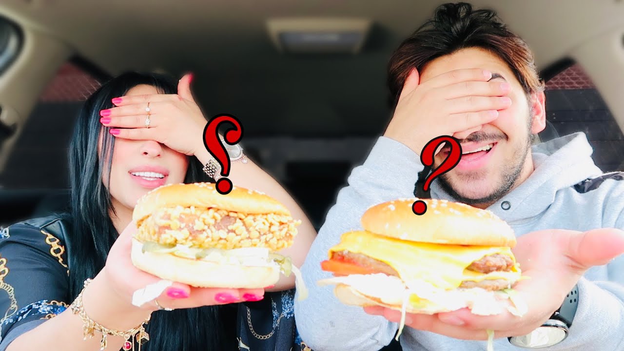 تحدي طلبنا أكلنا ونحنا مغمضين عيوننا🙈|| عمار طلعلو تفاح...😹🍎