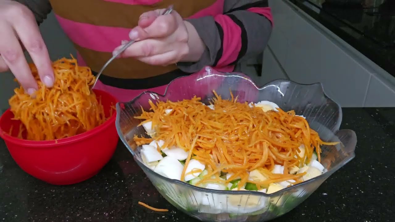 Салат с курицей и корейской морковкой