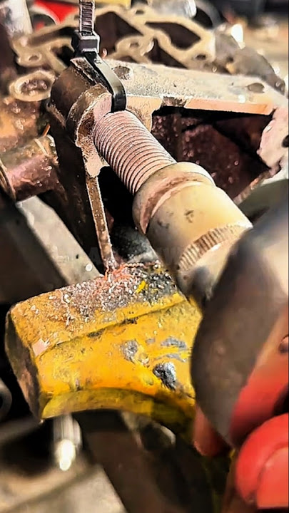 quick tricks to repair damaged engine components.#shorts #satisfying #working #welding
