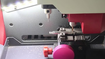 How to cut a Buick Excelle key on SEC E9 E9 Pro Automatic Key Cutting Machine （Next generation touch