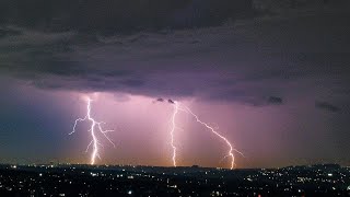 lightning strikes for 5 minutes