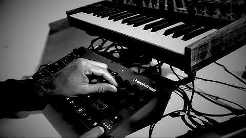 Der Rückkunft ELEKTRON OCTATRACK MFB DOMINION 1