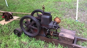 Sta-Rite running an Almond Coupling lineshaft at the 2019 Baraboo engine show