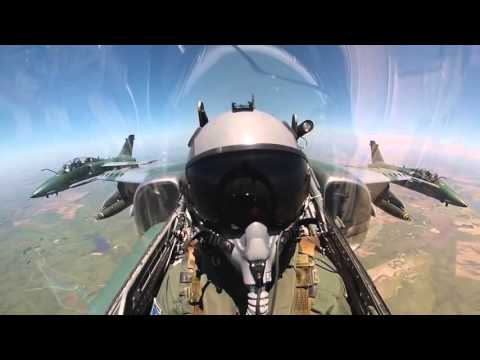 Vídeo: O que um operador de boom faz na Força Aérea?