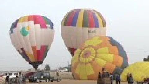 Hot air balloons take to the skies above Tunisia