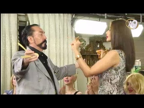 Adnan Oktar'ın Yasemin Ayşe Kiriş ile dansı