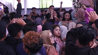 PECAH PENONTON NYA SAMPE MEMENUHI AREA PELAMINAN ADE ASTRID NYA GA KELIATAN// WARTIYEM LIVE CICAYUR