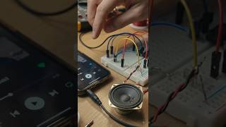 Simple Audio Amplifier Circuit 🔊 | Easy DIY Electronics Project #Shorts