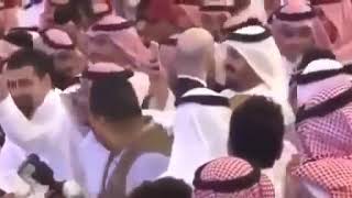 شاب خالد يغني اغنية رقدة في ريمل في عرس للابن امير في السعودية
