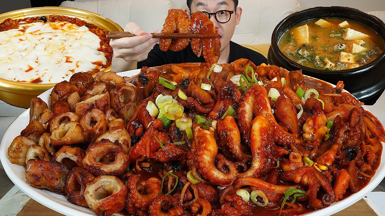 ASMR MUKBANGㅣSpicy Webfoot Octopus & Pork entrailsㅣEATING SHOW