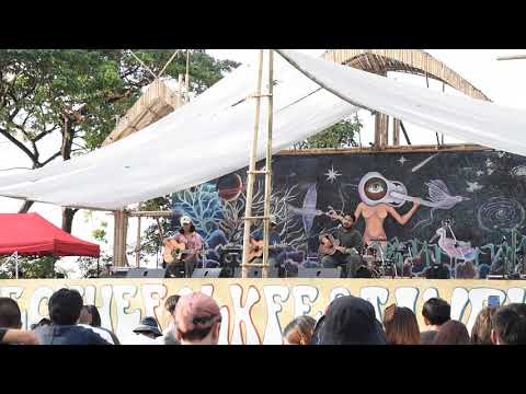 หนีห่าง - เขียนไขและวานิช | Live at มีชื่อโฟล์คเฟสติวัล ครั้งที่ 1