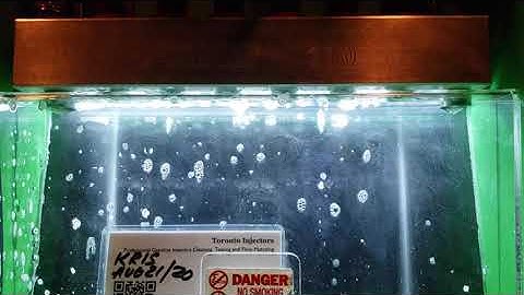 2002 Mercury Optimax 225HP,  Siemens 37001 fuel injector spray pattern test at Toronto Injectors