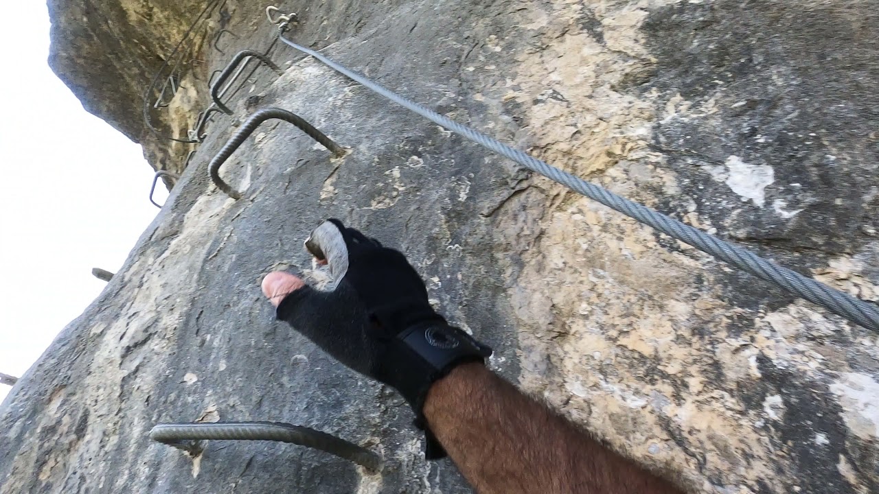 Via Ferrata de Florac - extrêmement difficile (ED/K6) - sortie de la casquette (à gauche)