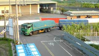 20100828_1. FUSO 350 全托倒車.wmv