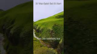 It Was Quiet But It Hurt #slowrock #lovesongs #emotionalmusic #ambientrock #femalvocal #softrock