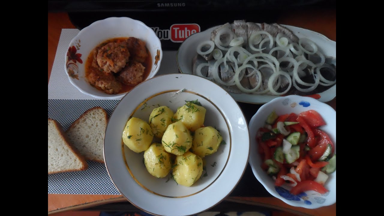 ОБЖОР / MUKBANG / КАРТОШКА С СЕЛЁДКОЙ / ТЕФТЕЛИ / ЛЕТНИЙ САЛАТ / ТОМАТНЫЙ СОК