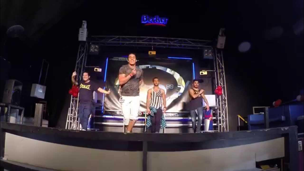 Italo Diaz - Eres Mia (Zumba Fitness / Bachata / By Romeo Santos) Italo Diaz - Eres Mia (Zumba Fitness / Bachata / By Romeo Santos)