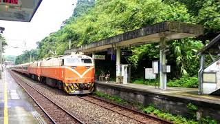 台鐵 561次 莒光號 宜蘭線 暖暖站 通過 E229+E211雙機
