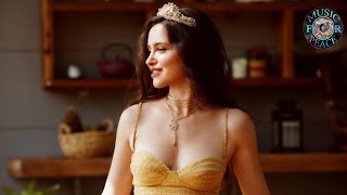 Simge & Ozan Bayraşa - Çapkınca Official Music Video Sözleri آهنگ جدید سیمگه