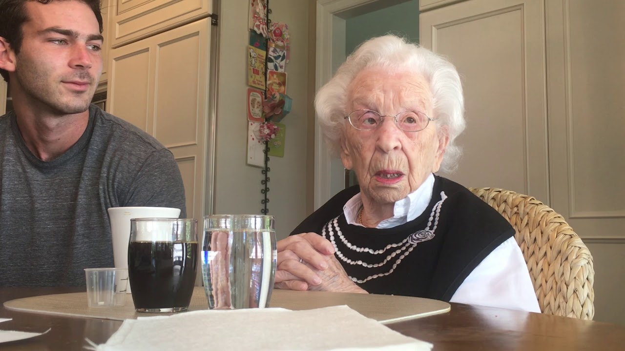 Бабушка пьёт пиво?