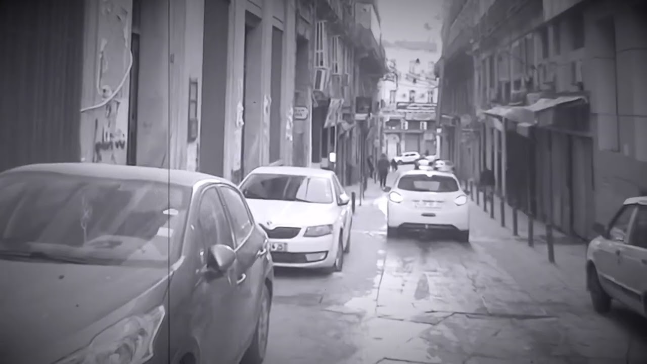 Constantine de 1930 au 2023 avec la vieille ville, et c’est quartiers.Dommage pour la dégradation.🫢 