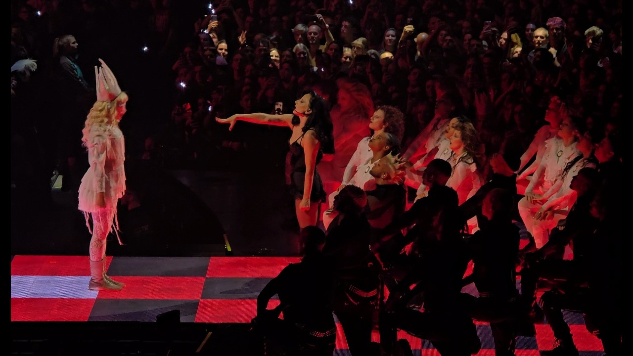 Lady Gaga - Poker Face - The Mayhem Ball Tour - Amsterdam - Netherlands - 4k