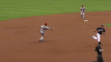 LAA@MIL: Jimenez makes an impressive diving stop