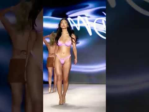 Азиатка в Сиреневом Бикини | Подпишись! #shorts #девушка #модель