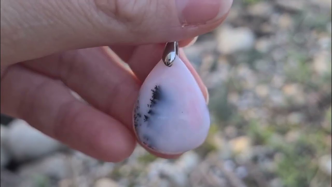 Opale rose - Pendentif 4 gr en Vente chez Gemmes et Zen