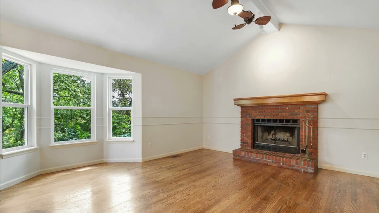 156 S Kings Road ~ Lake Sherwood MO ~ Lakefront home For Sale