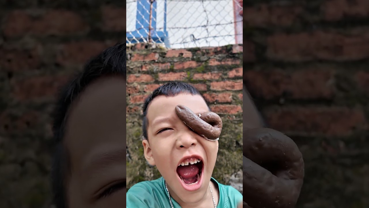 Dad and Sons Prank Each Other with Creepy Stuff! 😂💀 Who Screamed First?