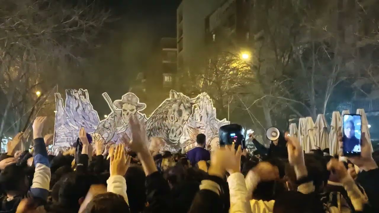 Ultras Sur apoyando al Real Madrid ante Atlético Madrid En La liga Española 🇪🇸 (Derbi)
