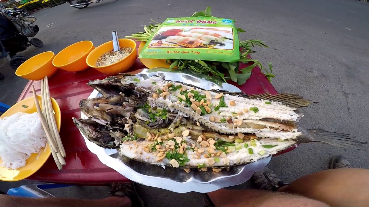 Eating Snakehead Fish – Cao Lanh, Vietnam
