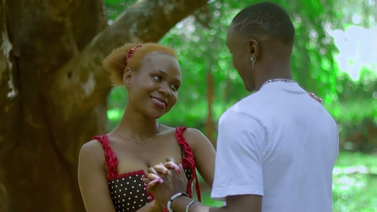 MARRY ME (Official Video) - JROSE X DESILCON auf YouTube ansehen MARRY ME (Official Video) - JROSE X DESILCON auf YouTube ansehen