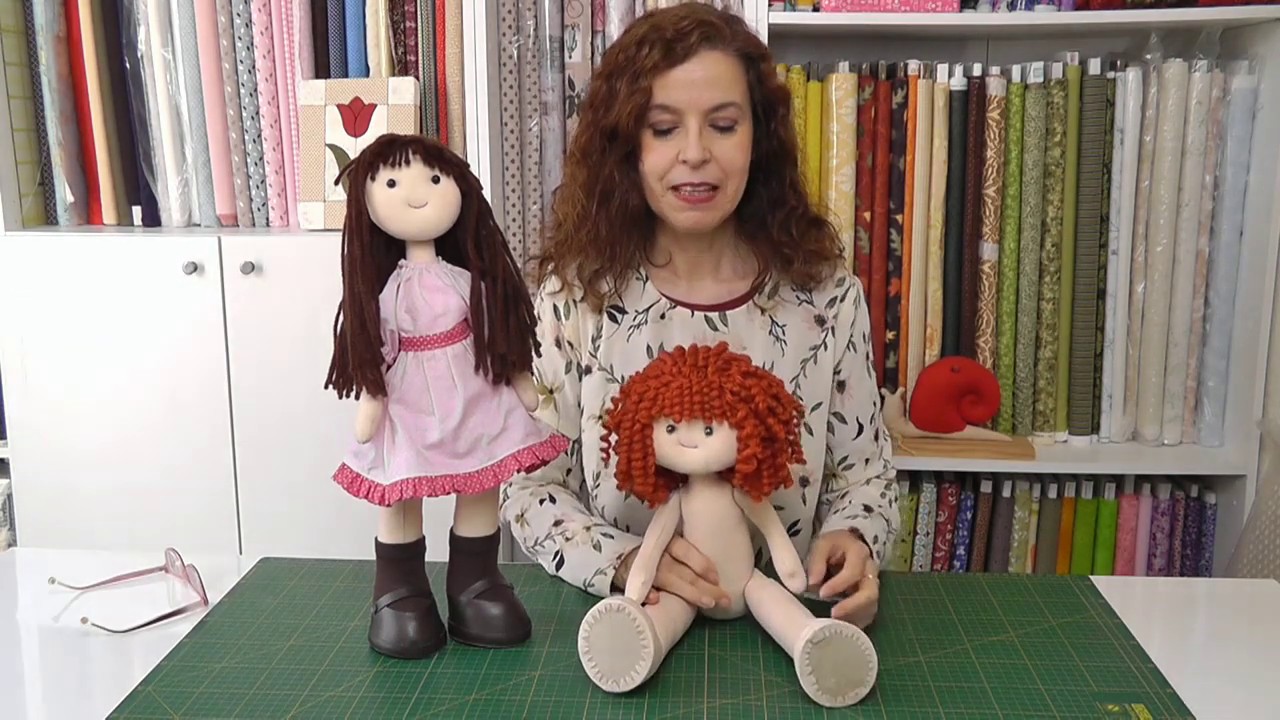 salario alineación Rey Lear How to make a fabric doll that stands - YouTube