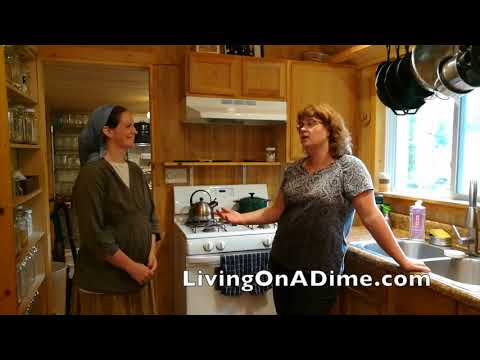 family-of-6,-$1,000/-month,-1-tiny-house-/-how-to-live-on-one-income