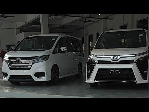 Honda STEPWGN VS TOYOTA VOXY - YouTube