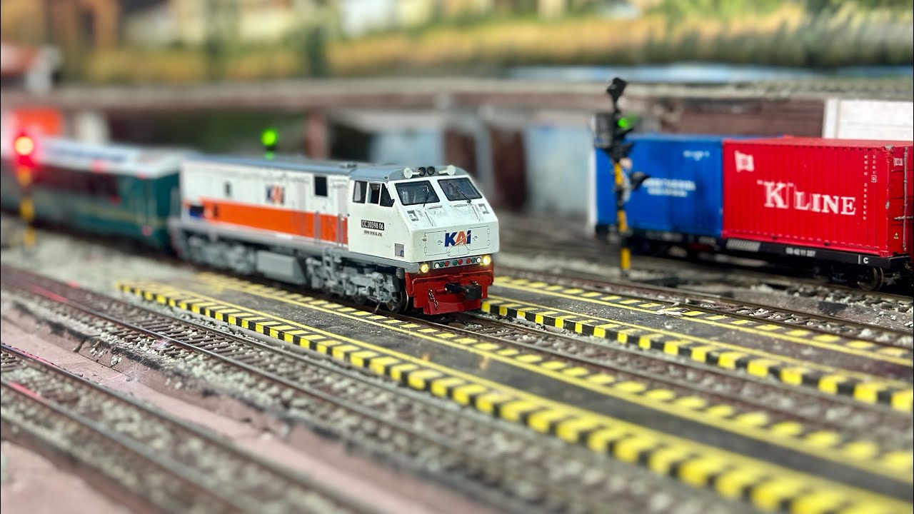 Tragedi Kereta api Pandalungan anjlok saat melewati wesel stasiun#miniaturkeretaapi 