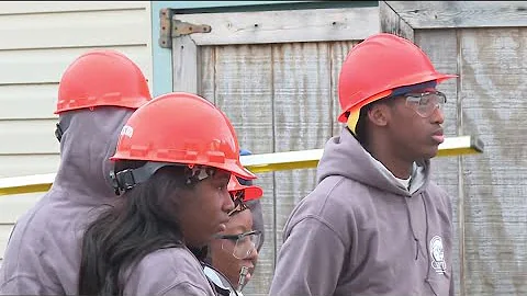 High schoolers learn to build tiny houses in Maryland | NBC4 Washington