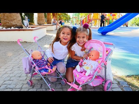 Video: Kızlar Bebeklerle Nasıl Oynar?