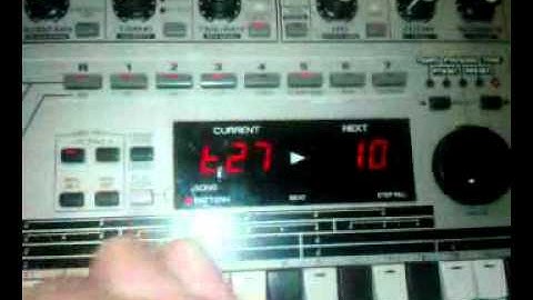 Roland MC 303 groovebox sequence