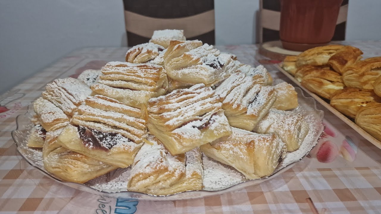 Rețetă Originală de Haioșe cu Osânză și Gem de Prune - Fragede și fine