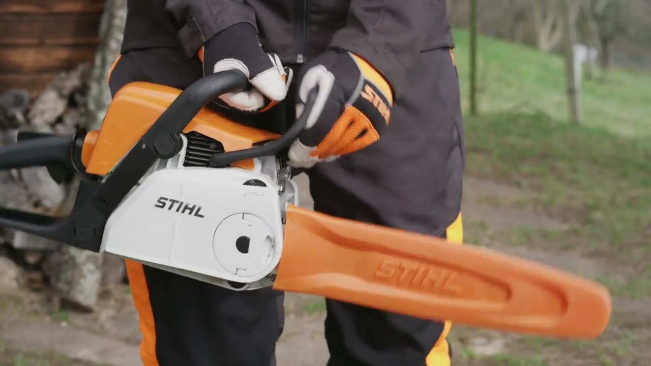 How to start a STIHL MS 180 C BE Chainsaw between the knees 