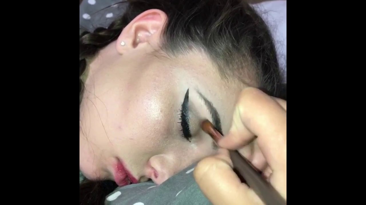 doing my bestfriends makeup while she's sleeping