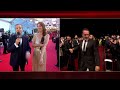 Standing ovation de la salle pour lquipe d oss 117  cannes 2021