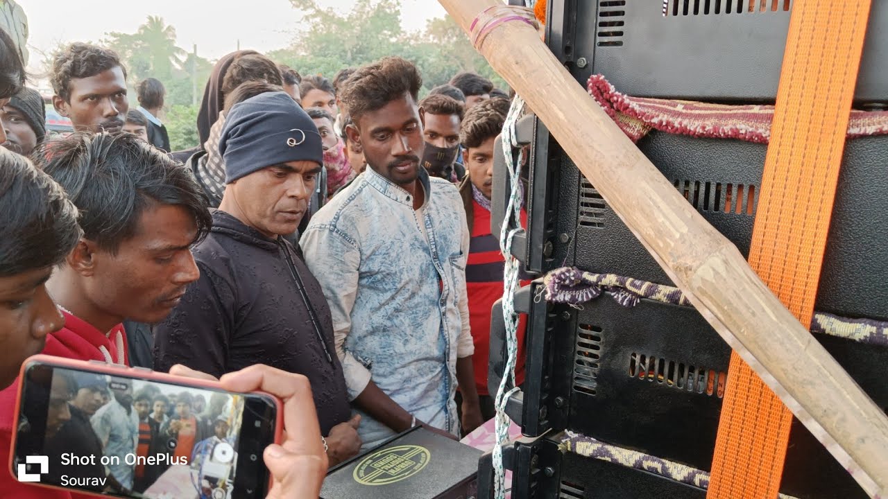 খবির দা 😱খুদ নিজে বাজিয়ে রোডশো 👉করছে দেখে নাও 🙄 বন্ধুরা।