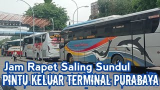 Saling Sundul, Pintu Keluar Terminal Purabaya Bungurasih