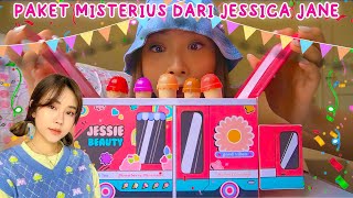 Paket Misterius Dari Jessica Jane 