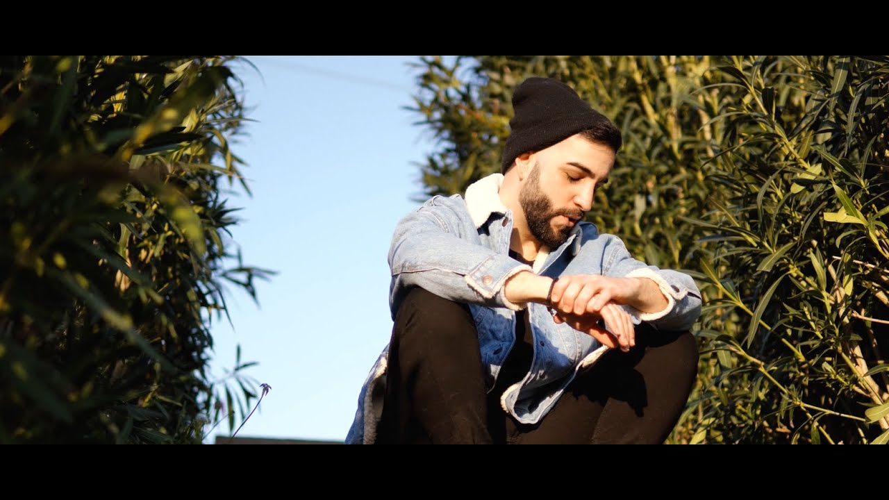Guarda DRYAN - Frio (Videoclip Oficial) (1/3) su YouTube Guarda DRYAN - Frio (Videoclip Oficial) (1/3) su YouTube