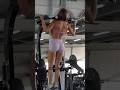 彼女のある部分に注目してください。#筋トレ女子 #懸垂 #shorts #funny